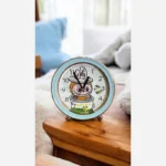 ساعت دیواری دایره‌ای دور طلایی طرح لبوبو - Image 7